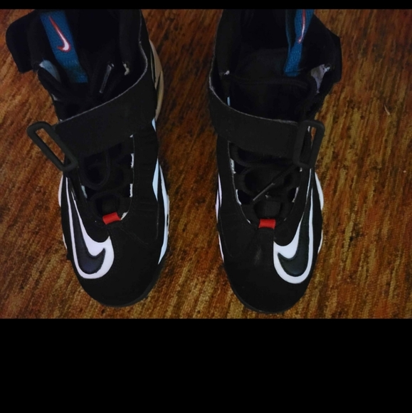 Ken Griffeys - Picture 2 of 3